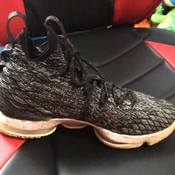 Not for sale pair of lebron 15 in worn condition - Picture 2 of 4